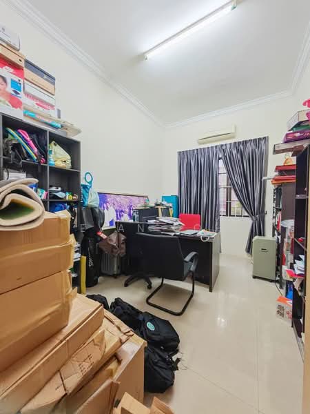 Semi-Detached House for Sale in Bandar Nusaputra (Puchong) - Evan Goh - Study - PropertyGuru.com.my