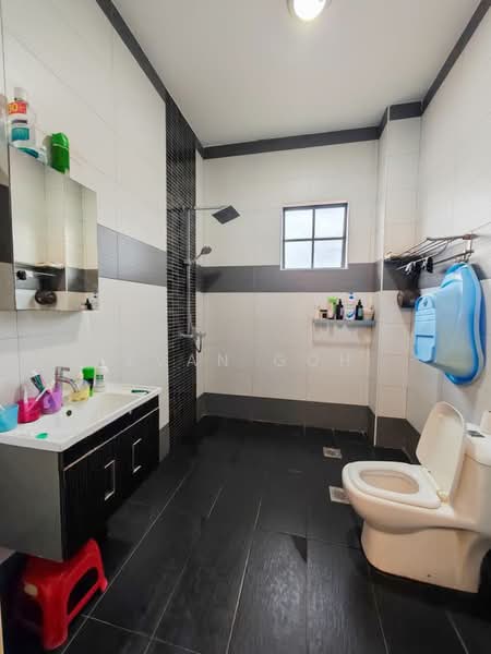 Semi-Detached House for Sale in Bandar Nusaputra (Puchong) - Evan Goh - Bathroom - PropertyGuru.com.my
