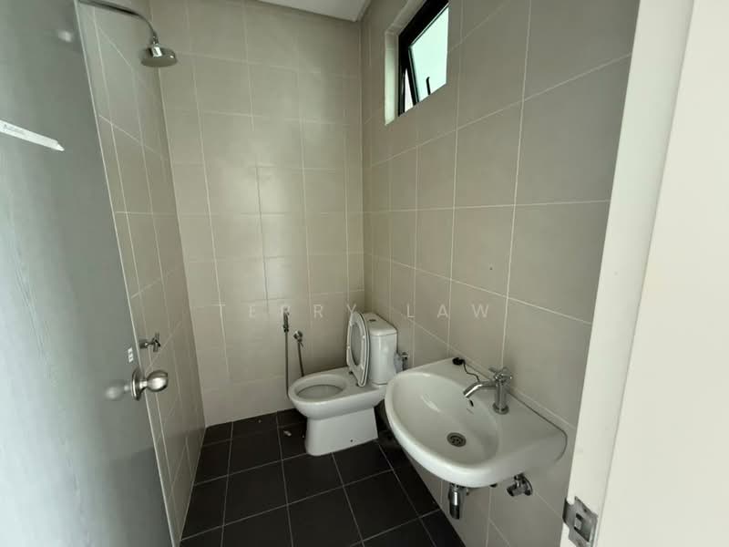Townhouse for Sale in Desa Melawati (Setapak) - Terry Law - Bathroom - PropertyGuru.com.my