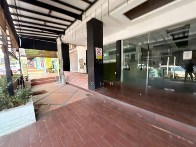 Kedai untuk Disewa di Taman Gaya (Ulu Tiram) - Carson . - PropertyGuru.com.my