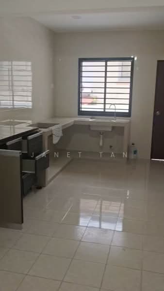 Rumah Berkembar untuk Dijual di Taman Pelangi (Johor Bahru) - Janet Tan - Kitchen - PropertyGuru.com.my