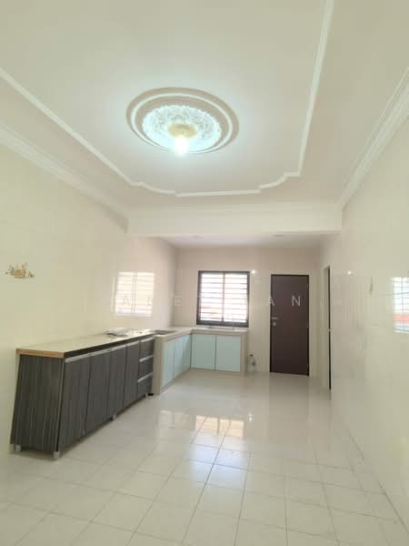 Rumah Berkembar untuk Dijual di Taman Pelangi (Johor Bahru) - Janet Tan - Kitchen - PropertyGuru.com.my