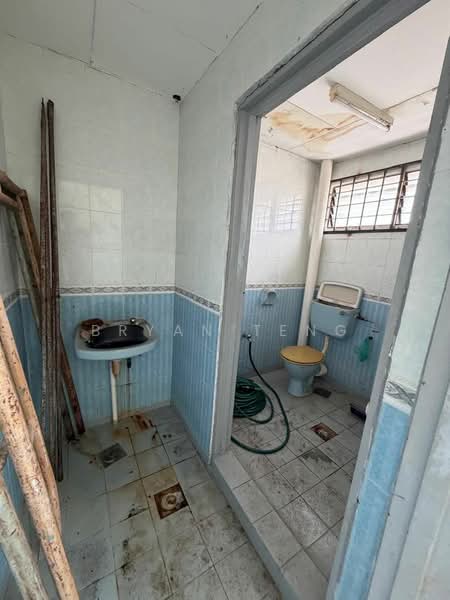 Shop for Rent in George Town (Penang) - Bryan Teng - Bathroom - PropertyGuru.com.my