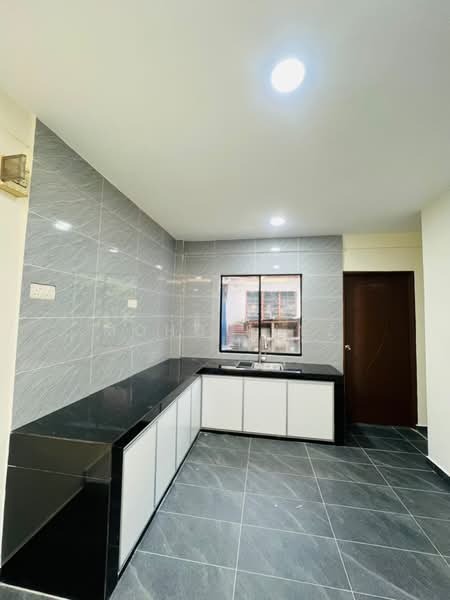 2-storey Terraced House for Sale in Taman Skudai Baru (Skudai) - Mohd Faez - Kitchen - PropertyGuru.com.my