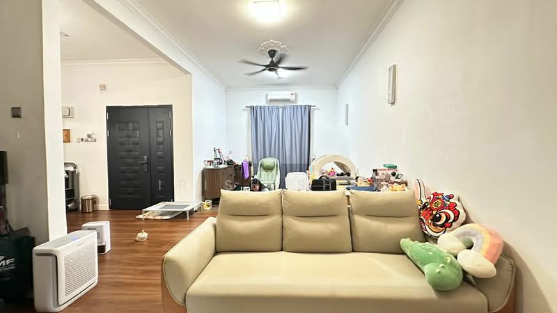 2-storey Terraced House for Sale in Kota Kemuning (Shah Alam) - Irish Shek - Living Room - PropertyGuru.com.my