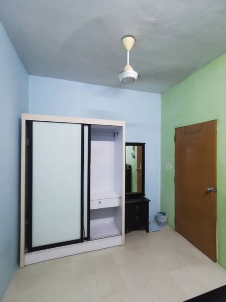Flat for Rent at Taman Pendamar Indah 2 - Willy Ling - Bedroom - PropertyGuru.com.my