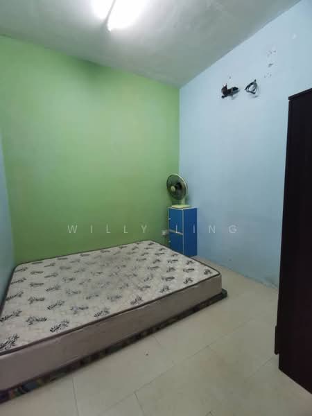 Flat for Rent at Taman Pendamar Indah 2 - Willy Ling - Bedroom - PropertyGuru.com.my