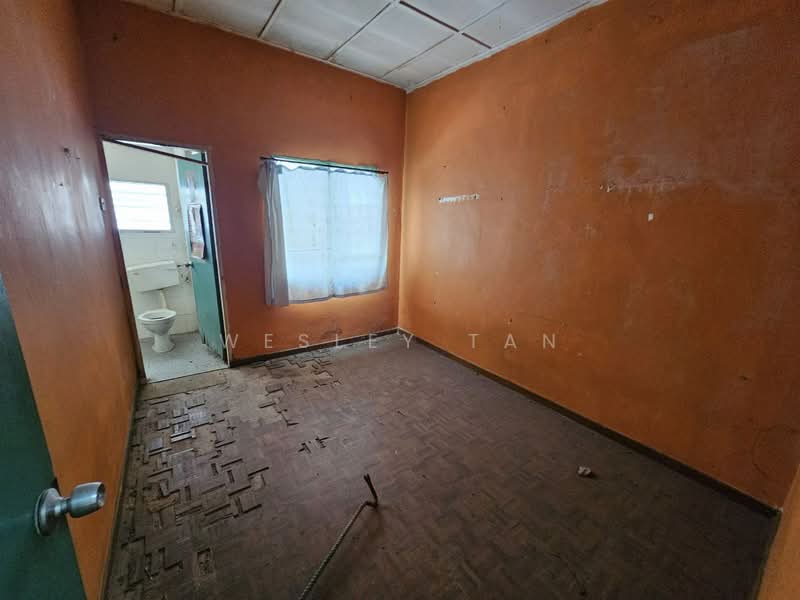 2-storey Terraced House for Sale in Taman Tanjung Minyak Utama (Tanjong Minyak) - Wesley Tan - Bathroom - PropertyGuru.com.my
