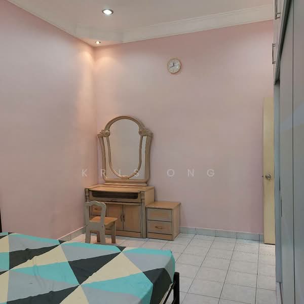 1-storey Terraced House for Rent in Taman Pelangi Indah (Ulu Tiram) - Kris Ong - Bedroom - PropertyGuru.com.my