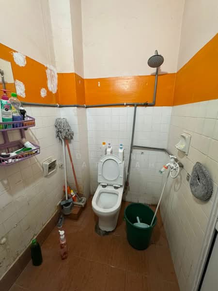 2-storey Terraced House for Sale in Taman Pandan Indah (Ampang) - Devan Tiarajah - Bathroom - PropertyGuru.com.my