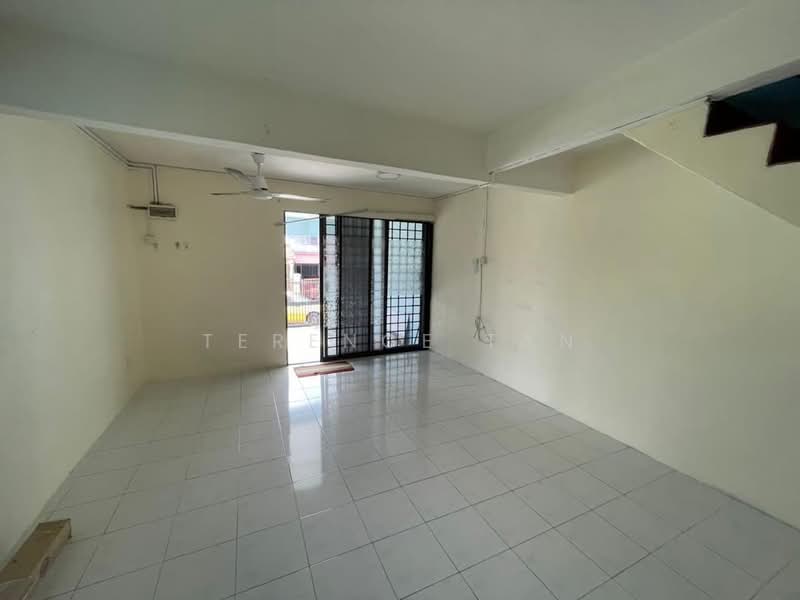 2-storey Terraced House for Sale in Bandar Cemerlang (Ulu Tiram) - Terence Tan - Living Room - PropertyGuru.com.my