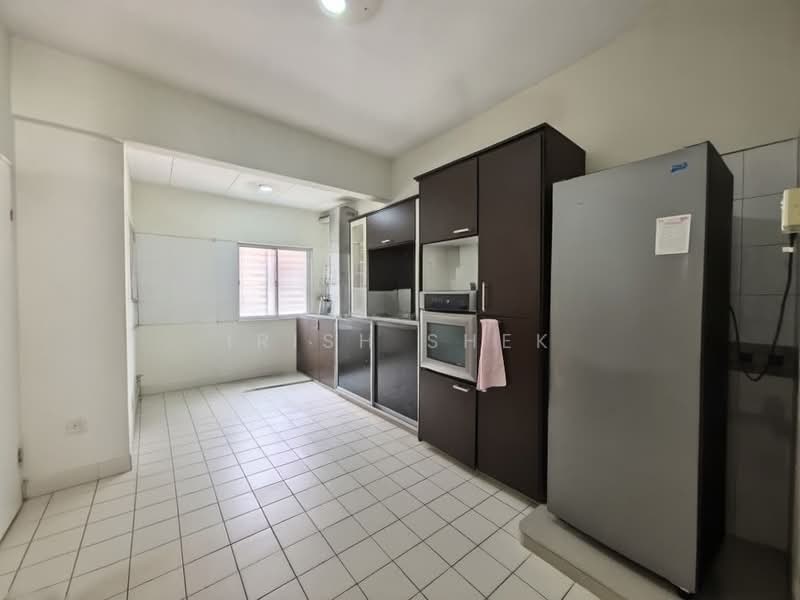 2-storey Terraced House for Sale in Kota Kemuning (Shah Alam) - Irish Shek - Kitchen - PropertyGuru.com.my