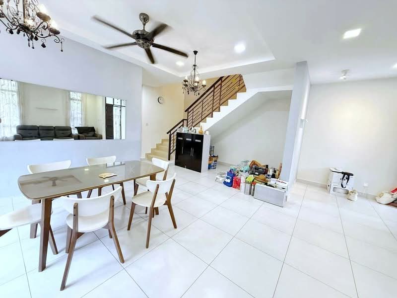 Rumah Kluster untuk Dijual di Taman Seri Austin (Tebrau) - Karl Lim - Dining Room - PropertyGuru.com.my
