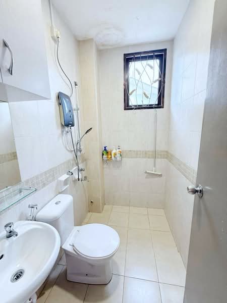 Rumah Kluster untuk Dijual di Taman Seri Austin (Tebrau) - Karl Lim - Bathroom - PropertyGuru.com.my