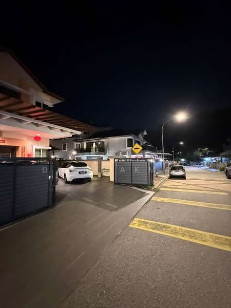 Rumah Berkembar untuk Dijual di Selayang (Selangor) - Dinie Akmal - Exterior - PropertyGuru.com.my