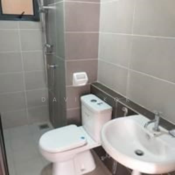Servis Apartment untuk Dijual di Suria Residence - David Kok - Bathroom - PropertyGuru.com.my