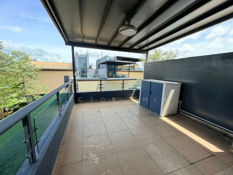 Cluster House for Sale in Forest City (Gelang Patah) - Victor Chia - Balcony - PropertyGuru.com.my