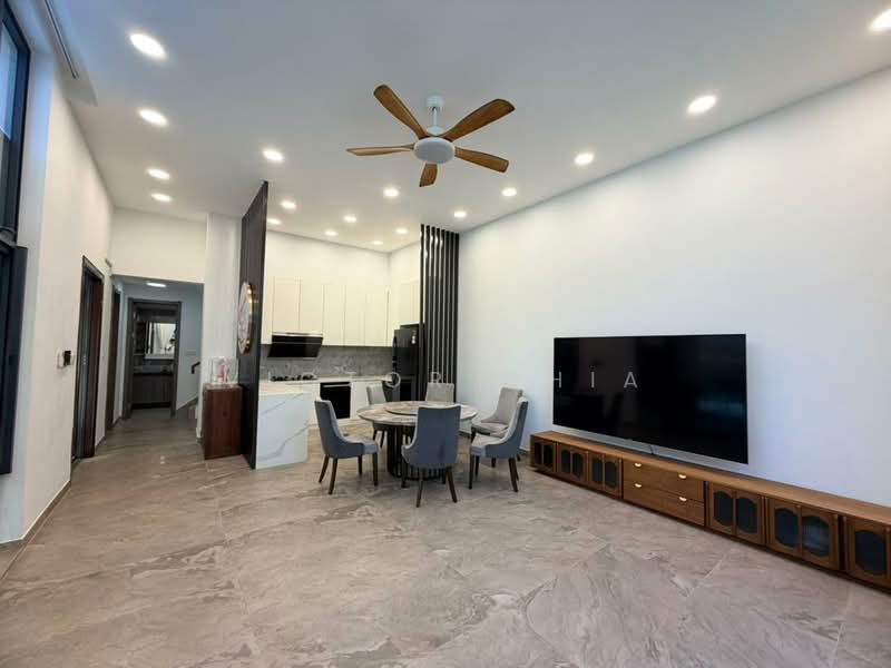 Cluster House for Sale in Forest City (Gelang Patah) - Victor Chia - Living Room - PropertyGuru.com.my