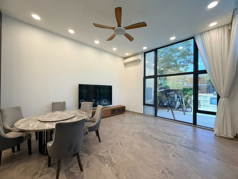 Cluster House for Sale in Forest City (Gelang Patah) - Victor Chia - Living Room - PropertyGuru.com.my