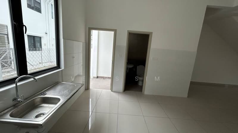 Rumah Teres 2 Tingkat untuk Dijual di Telok Panglima Garang (Selangor) - Venus Sim - Kitchen - PropertyGuru.com.my