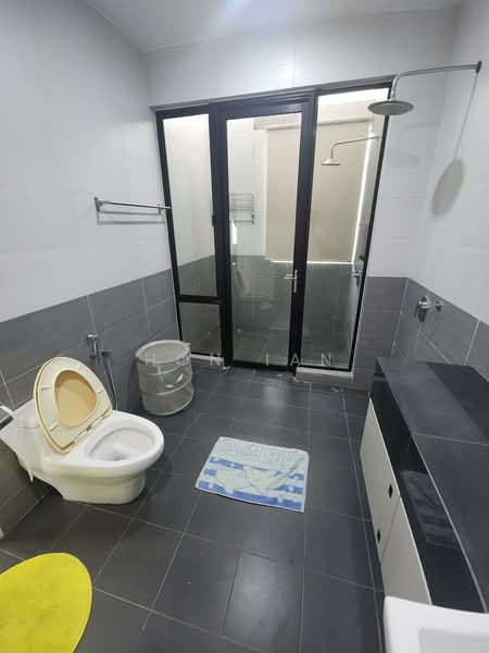 Rumah Teres 3 Tingkat untuk Dijual di Bandar Kinrara (Selangor) - Hon Ian - Bathroom - PropertyGuru.com.my
