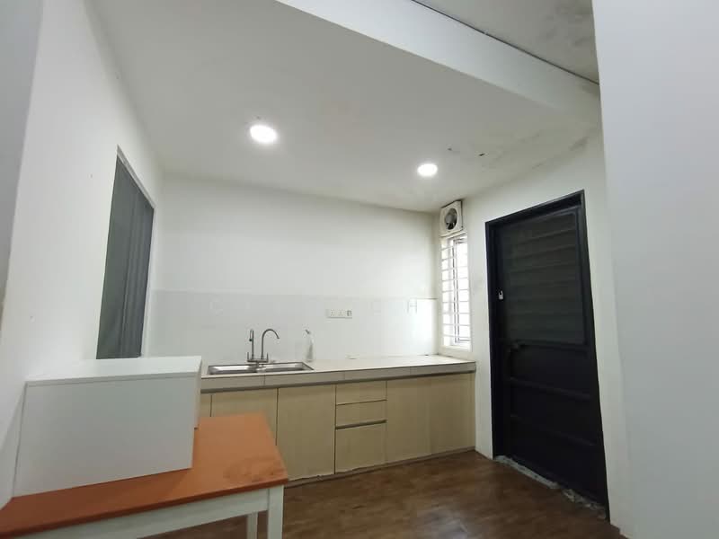 1-storey Terraced House for Rent in Shah Alam (Selangor) - Cleo Chua - Kitchen - PropertyGuru.com.my