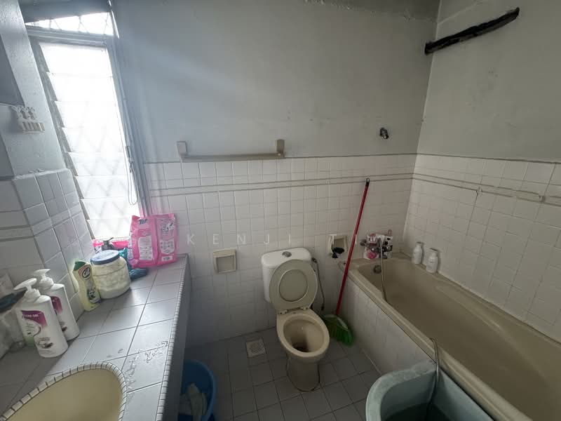 2-storey Terraced House for Sale in Taman Bukit Maluri (Kepong) - Kenji Ti - Bathroom - PropertyGuru.com.my