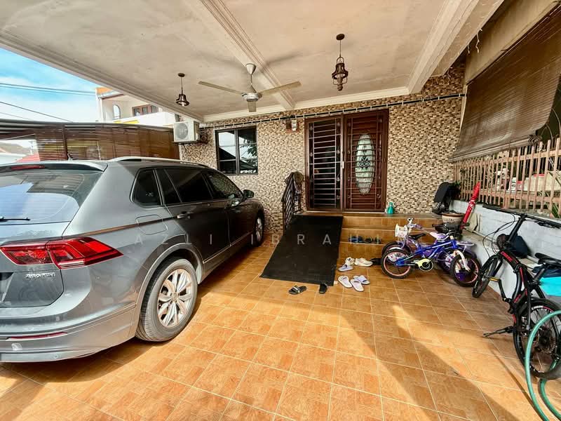 2-storey Terraced House for Sale in Bandar Baru Bangi (Selangor) - Azli Ibrahim - Exterior - PropertyGuru.com.my