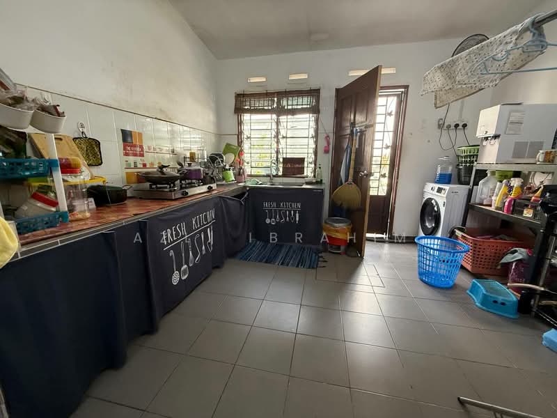 2-storey Terraced House for Sale in Bandar Baru Bangi (Selangor) - Azli Ibrahim - Kitchen - PropertyGuru.com.my