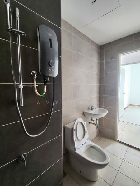 Service Residence for Sale at M Oscar - Amy Chin - Bathroom - PropertyGuru.com.my