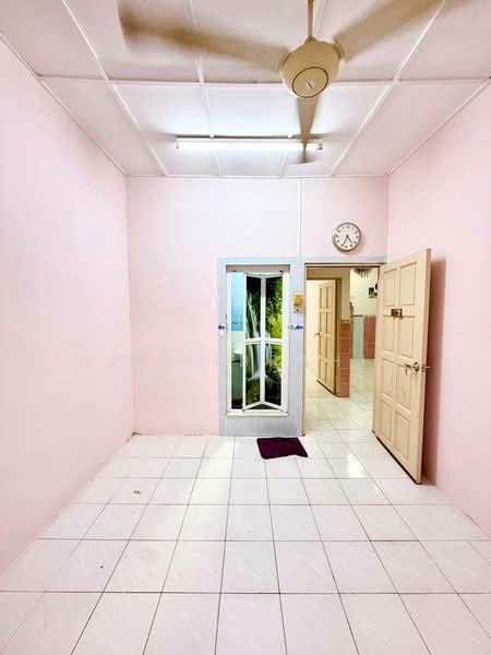 1-storey Terraced House for Sale in Taman Desa Baiduri (Cheras) - Azli Ibrahim - Interior - PropertyGuru.com.my