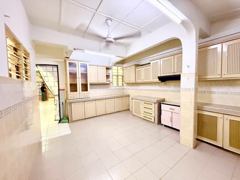 1-storey Terraced House for Sale in Taman Desa Baiduri (Cheras) - Azli Ibrahim - Kitchen - PropertyGuru.com.my