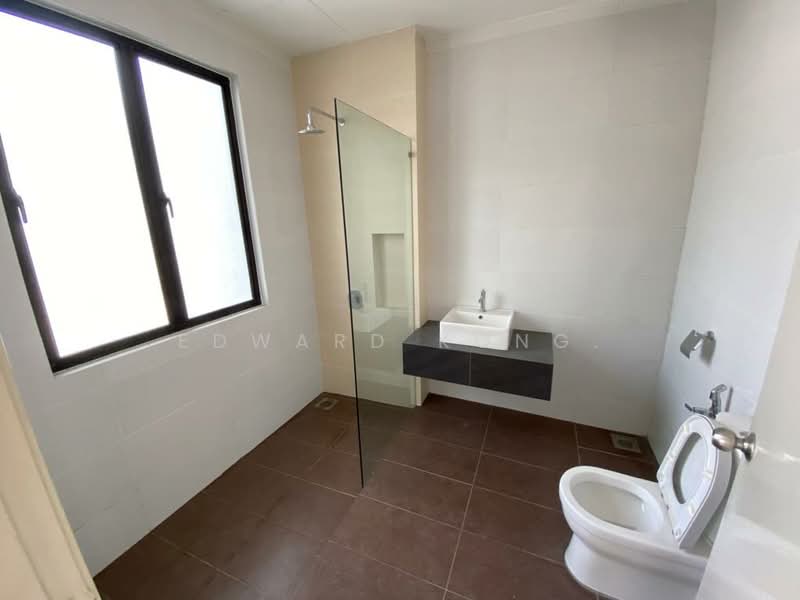 3-storey Terraced House for Sale in Rawang (Selangor) - Edward Kong. - Bathroom - PropertyGuru.com.my