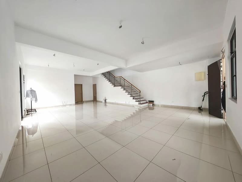 Rumah Kluster untuk Dijual di Taman Mount Austin (Tebrau) - William Tay - Living Room - PropertyGuru.com.my