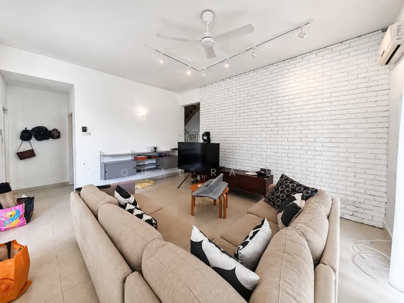 Rumah Berkembar untuk Dijual di Presint 15 (Putrajaya) - Iqbal Rafei - Living Room - PropertyGuru.com.my