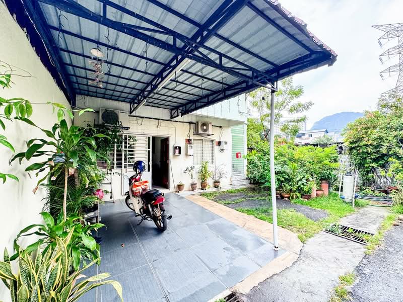 Townhouse for Sale in Kampung Laksamana (Batu Caves) - Azli Ibrahim - Exterior - PropertyGuru.com.my