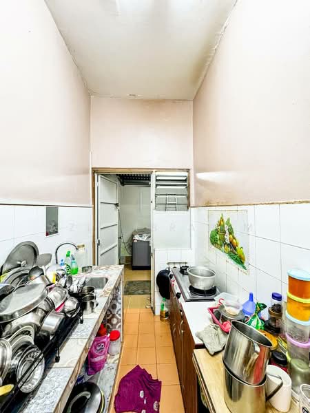 Townhouse for Sale in Kampung Laksamana (Batu Caves) - Azli Ibrahim - Kitchen - PropertyGuru.com.my