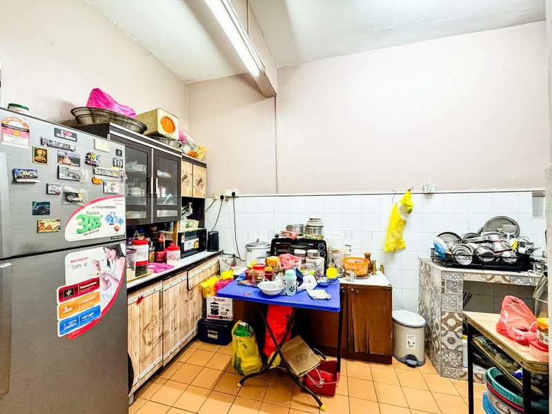 Townhouse for Sale in Kampung Laksamana (Batu Caves) - Azli Ibrahim - Kitchen - PropertyGuru.com.my