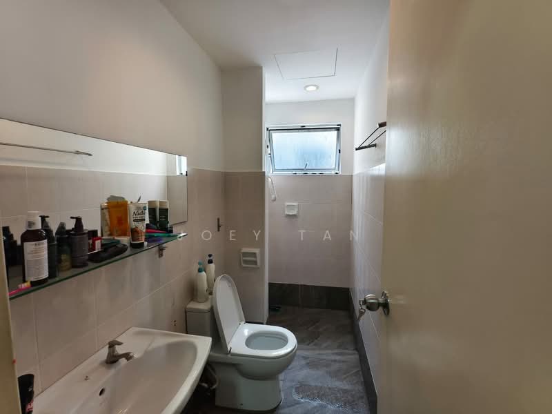 Kondominium untuk Dijual di Viva Residency - Joey Tan - Bathroom - PropertyGuru.com.my