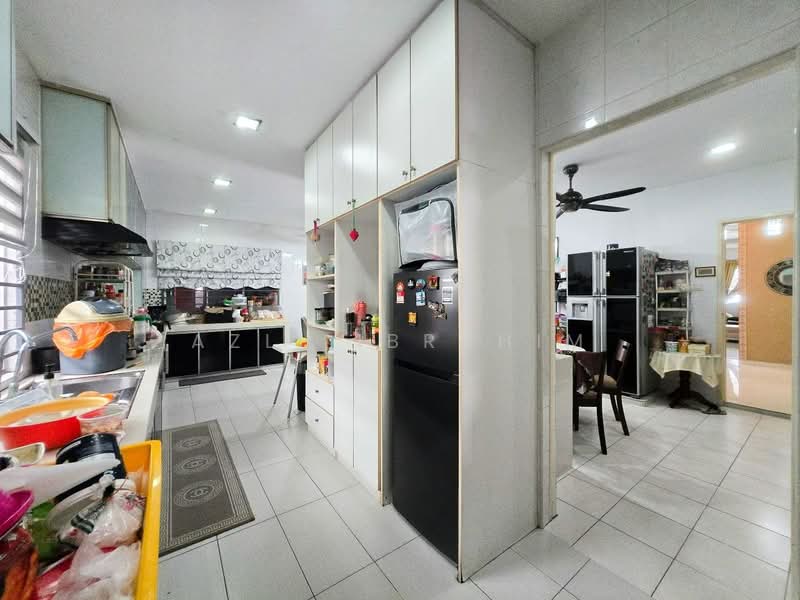 Semi-Detached House for Sale in Taman Saujana Emas (Kajang) - Azli Ibrahim - Kitchen - PropertyGuru.com.my