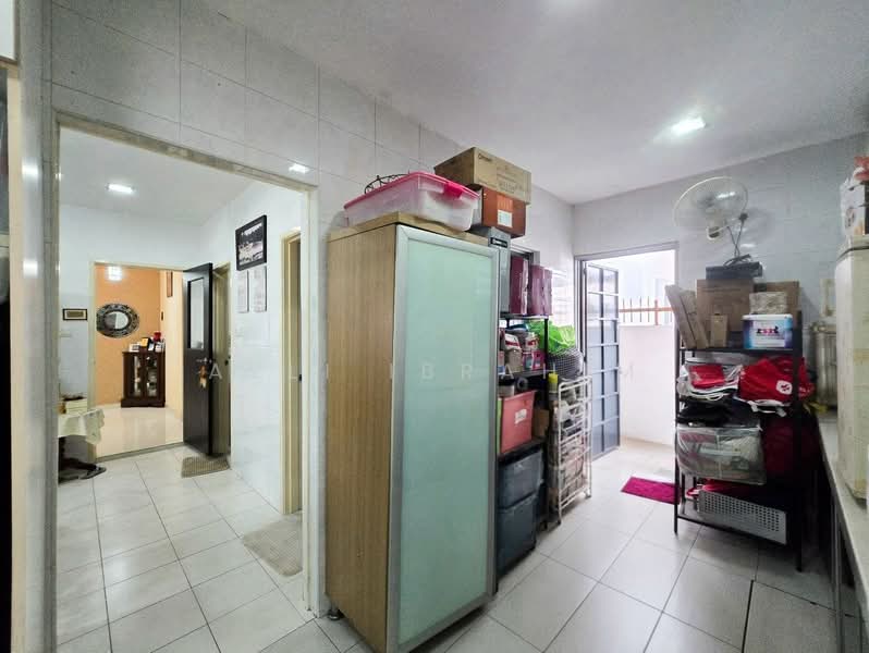 Semi-Detached House for Sale in Taman Saujana Emas (Kajang) - Azli Ibrahim - Kitchen - PropertyGuru.com.my