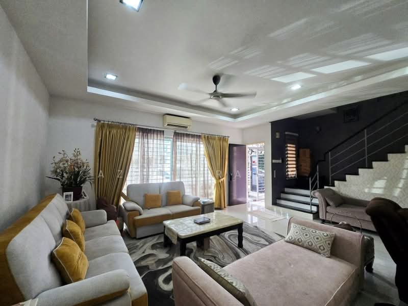 Semi-Detached House for Sale in Taman Saujana Emas (Kajang) - Azli Ibrahim - Living Room - PropertyGuru.com.my