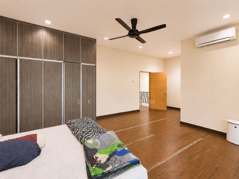 Rumah Berkembar untuk Dijual di Kemuning Utama Palma (Shah Alam) - SK Thiam - Bedroom - PropertyGuru.com.my