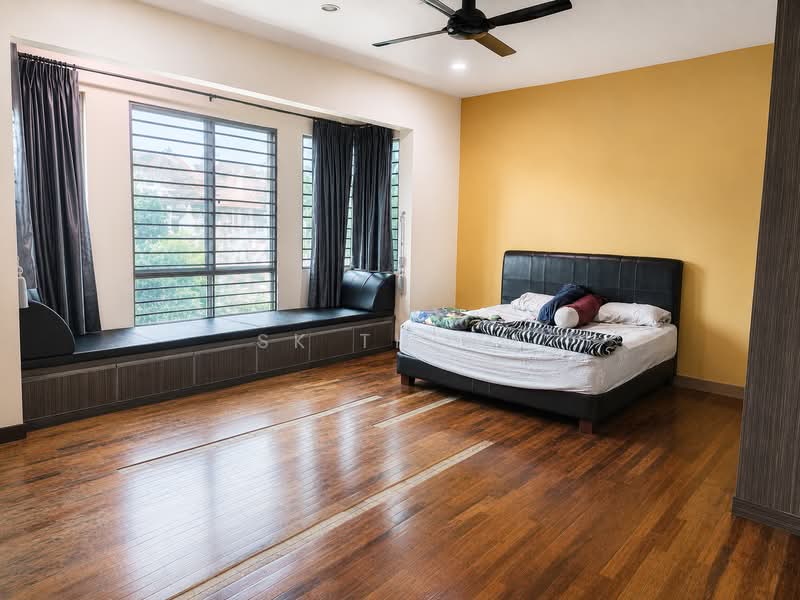 Rumah Berkembar untuk Dijual di Kemuning Utama Palma (Shah Alam) - SK Thiam - Bedroom - PropertyGuru.com.my