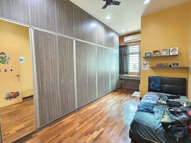 Rumah Berkembar untuk Dijual di Kemuning Utama Palma (Shah Alam) - SK Thiam - Bedroom - PropertyGuru.com.my