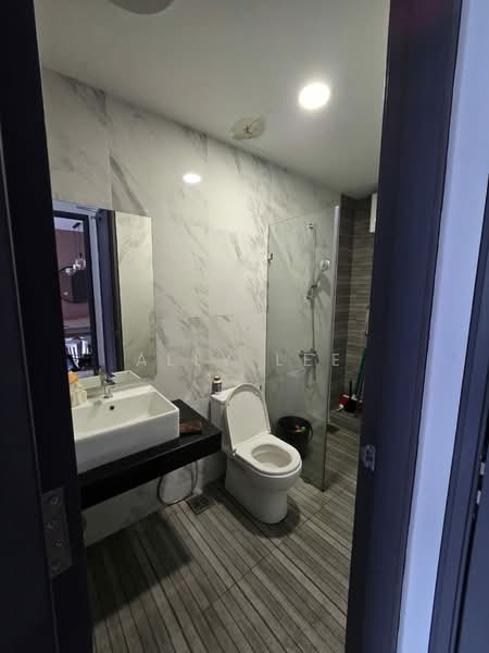 Servis Apartment untuk Disewa di Emporis - Ally Lee - Bathroom - PropertyGuru.com.my