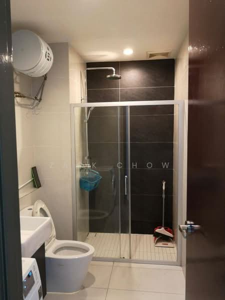 Kondominium untuk Dijual di Amberside @ Country Garden Danga Bay - Zack Chow - Bathroom - PropertyGuru.com.my