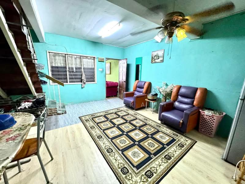 Rumah Teres 2 Tingkat untuk Dijual di Taman Tasik Semenyih (Semenyih) - Azli Ibrahim - Living Room - PropertyGuru.com.my