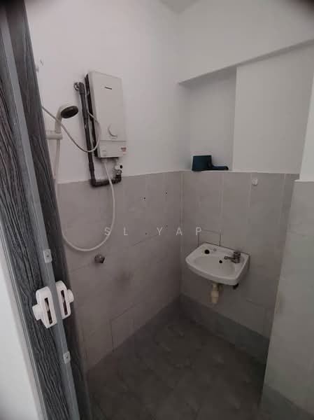 Pangsapuri untuk Disewa di Arena Green - SL Yap - Bathroom - PropertyGuru.com.my