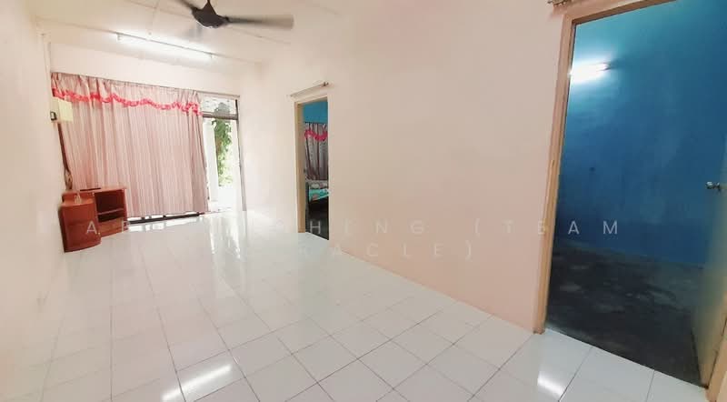 Rumah Teres 1 Tingkat untuk Dijual di Bercham (Ipoh) - Abell Cheng (Team Miracle) - Living Room - PropertyGuru.com.my